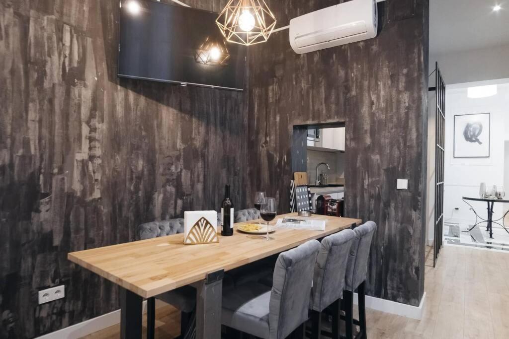 Apartamentos Plaza De Pedro Zerolo III Madrid Kültér fotó