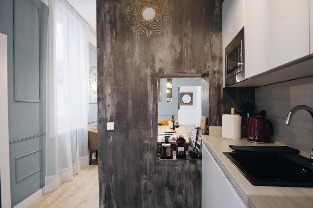 Apartamentos Plaza De Pedro Zerolo III Madrid Kültér fotó