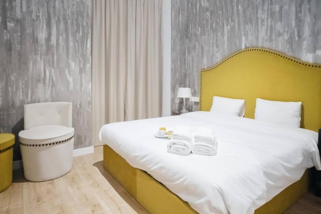Apartamentos Plaza De Pedro Zerolo III Madrid Kültér fotó