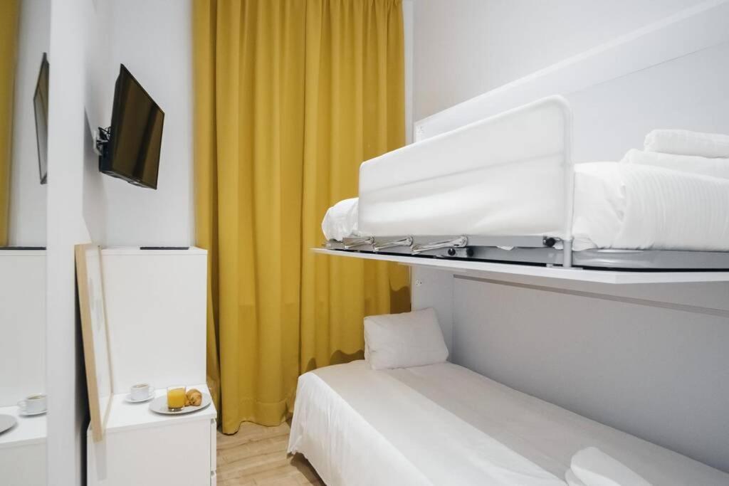 Apartamentos Plaza De Pedro Zerolo III Madrid Kültér fotó