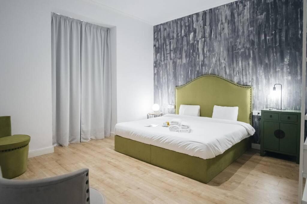 Apartamentos Plaza De Pedro Zerolo III Madrid Kültér fotó