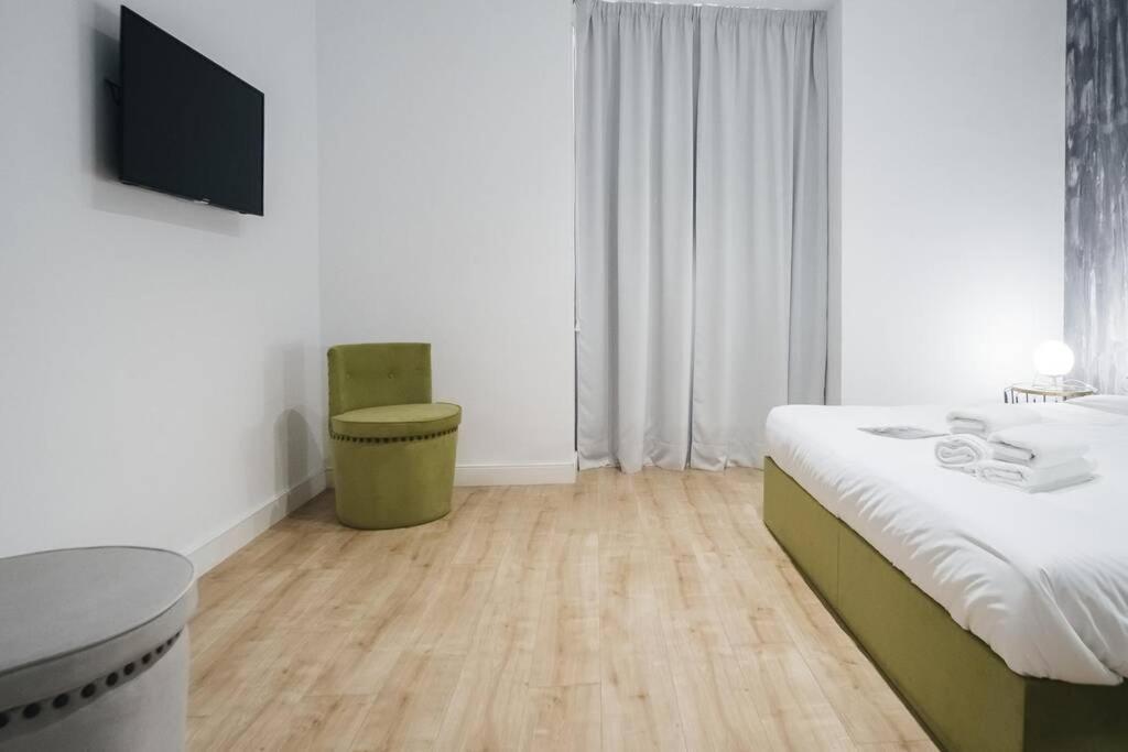 Apartamentos Plaza De Pedro Zerolo III Madrid Kültér fotó
