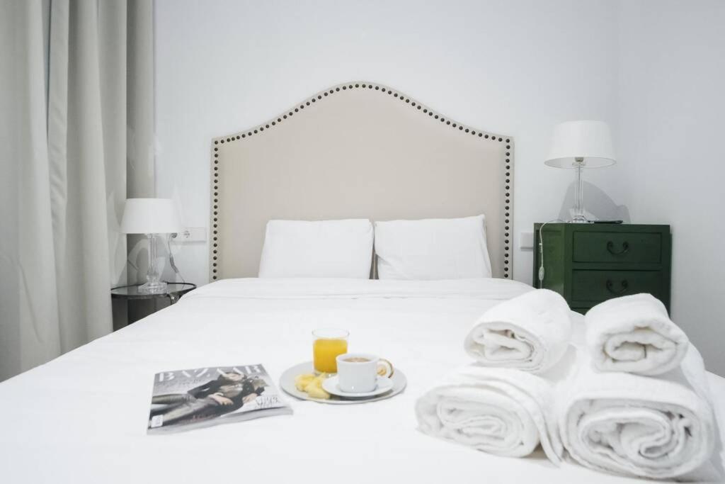 Apartamentos Plaza De Pedro Zerolo III Madrid Kültér fotó